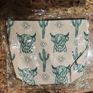 NWT Highland Cow Canvas Pouch